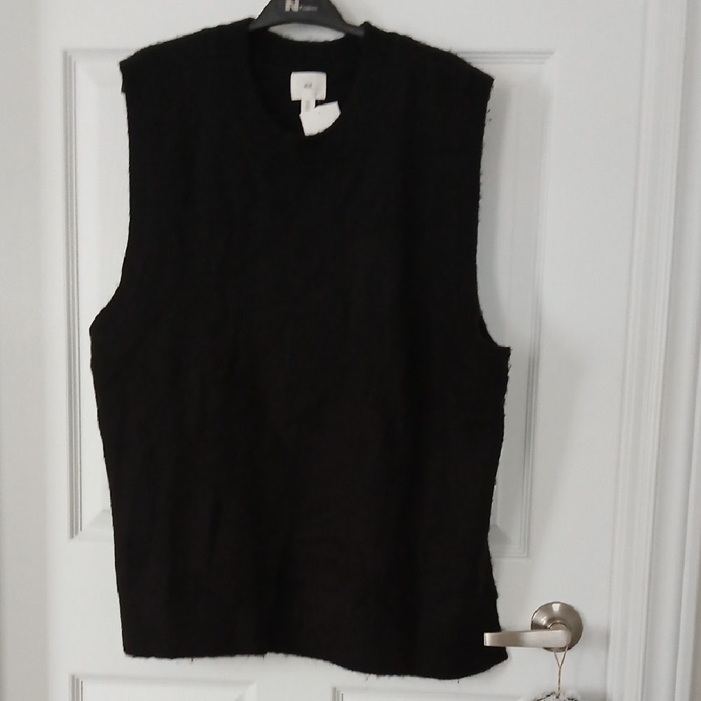 H&M Black Muscle Tee NEW